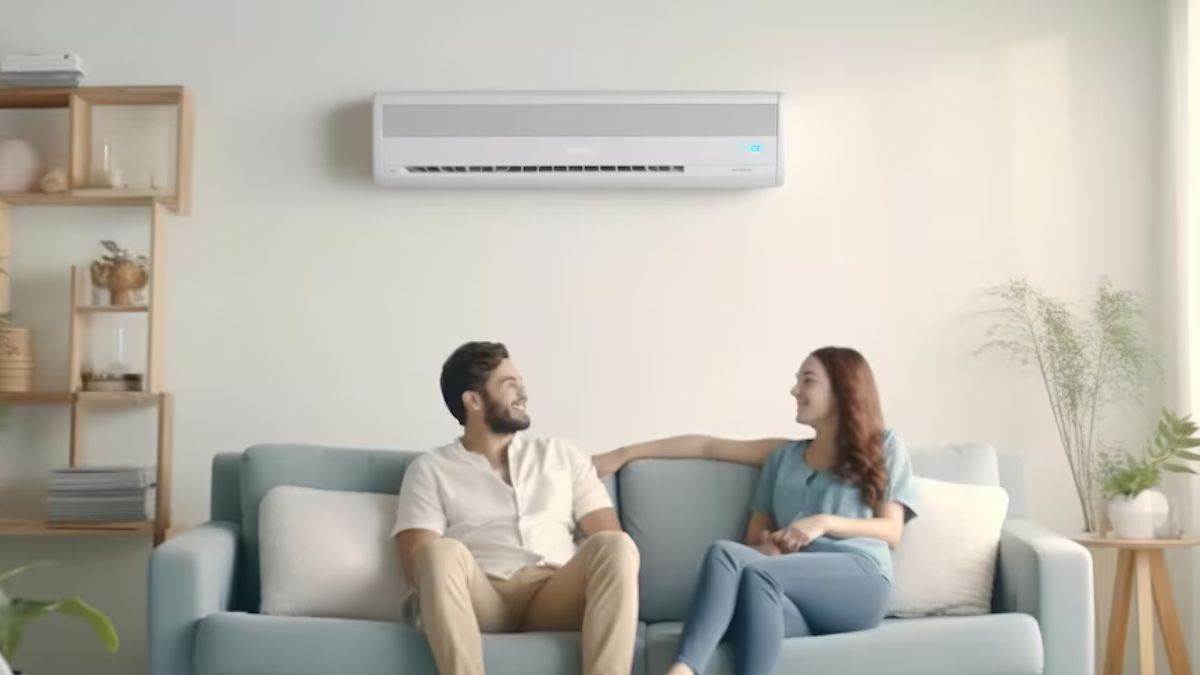 अमेजन सेल ने उठा के पटक दिए Voltas AC के दाम, 70 हजार के एसी को लाएं मात्र 32,795 में घर
