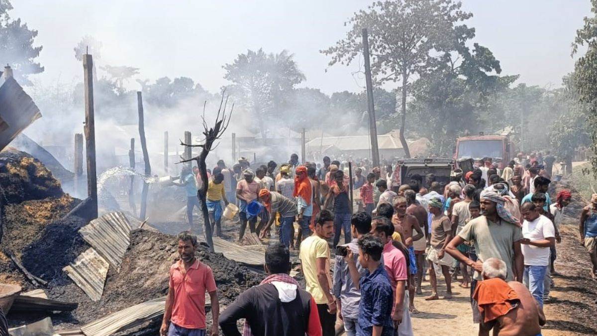 26 houses burnt to ashes in massive fire in araria goods worth rs 50 lakh destroyed