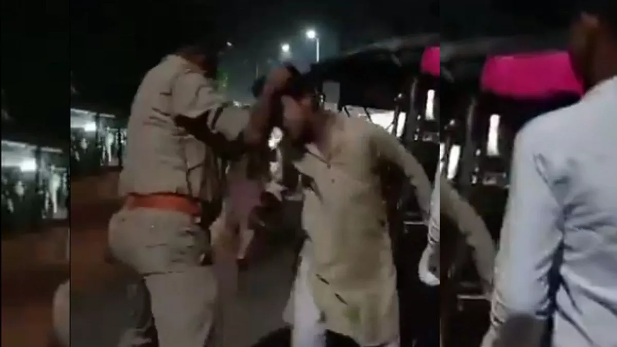 Ghaziabad News: दारोगा ने बीच सड़क किशोर को बाल पकड़कर घसीटा, वीडियो वायरल
