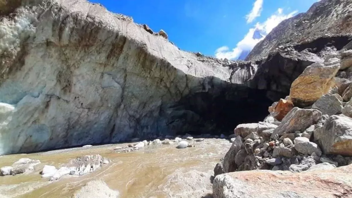 गंगोत्री से गोमुख के लिए कल रवाना होगा निरीक्षण दल, रिपोर्ट सौंपने के बाद मिलेगी ट्रैक की अनुमति; इस कारण ट्रैकिंग पर लगा रोक