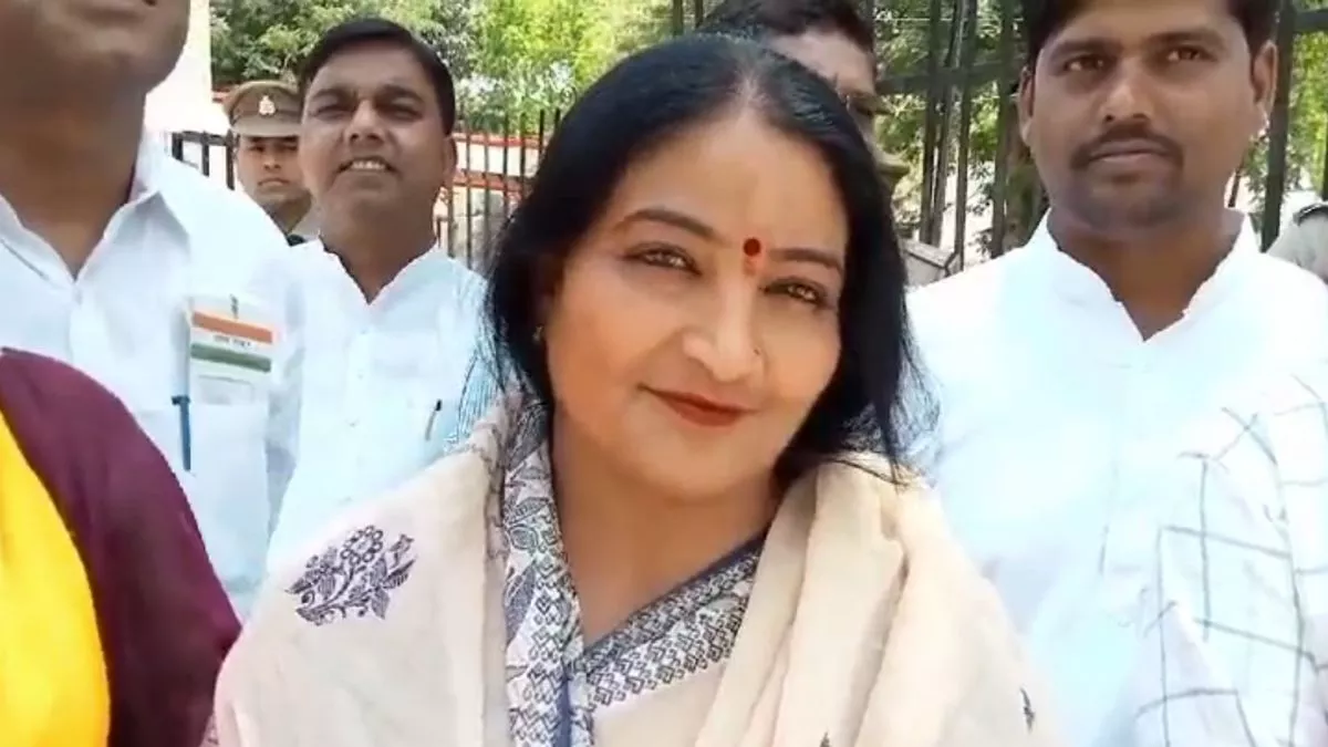 Lok Sabha Election 2024: वापस नहीं लूंगी पर्चा महिला हैं तो…, भाजपा सांसद के खिलाफ पत्नी ने दाखिल किया नामांकन