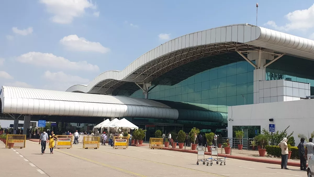 बिरसा मुंडा एयरपोर्ट पर एक मई से लागू होगी वाहनों के आवागमन व पार्किंग की नई व्यवस्था, जाम की समस्‍या होगी कम