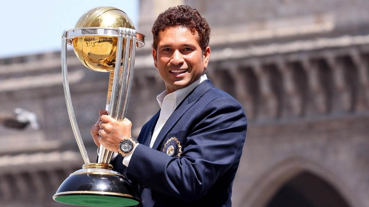 Birthday: फैंस का दिन बना देंगी Sachin Tendulkar सिग्नेचर वाली ये चीजें - गेंद, बल्ला, Farewell और किताबें