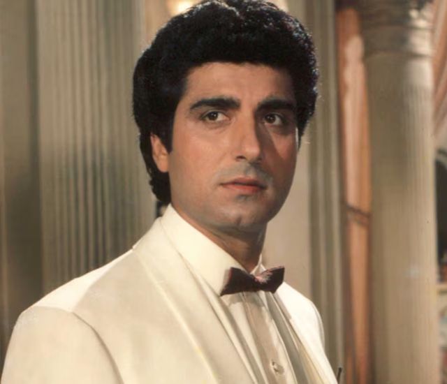 7वीं क्लास में ही Raj Babbar ने देख लिया था एक्टर बनने का सपना, इस ...