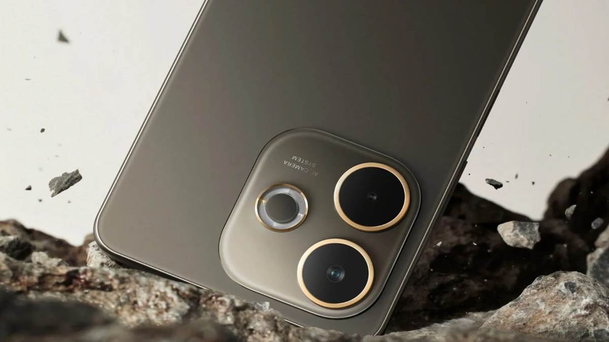 https://www.jagranimages.com/images/newimg/24042025/24_04_2025-oppo_a5_pro_5g__23924846.jpg