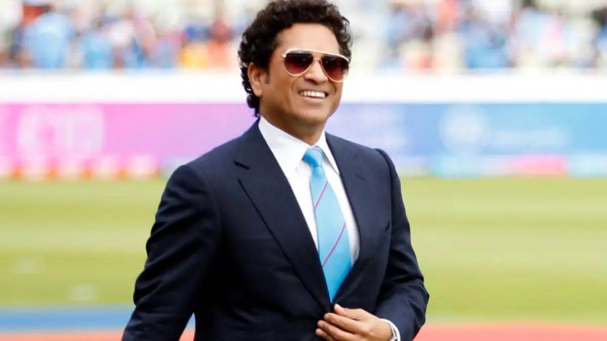 https://www.jagranimages.com/images/newimg/24042025/24_04_2025-sachin_birthday_2_23924909.jpg