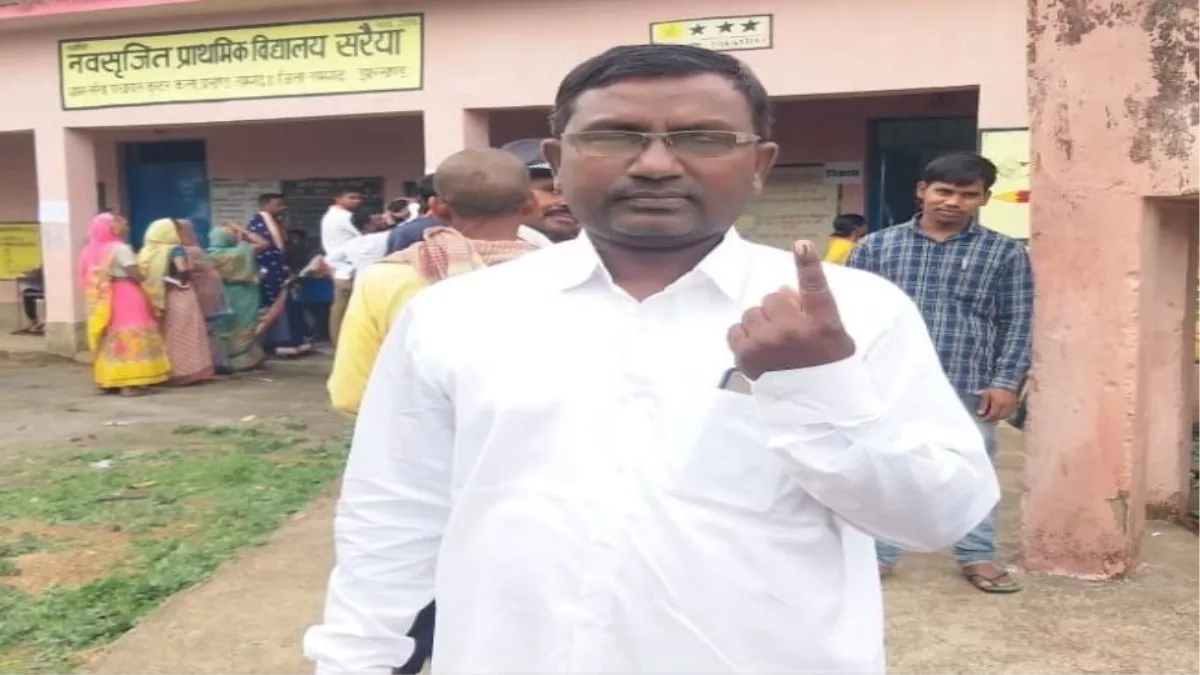 Jharkhand Panchayat Chunav 2022: रामगढ़ के दो प्रखंडों में तीसरे चरण में मतदान जारी, मतदाताओं में दिखा गजब का उत्साह