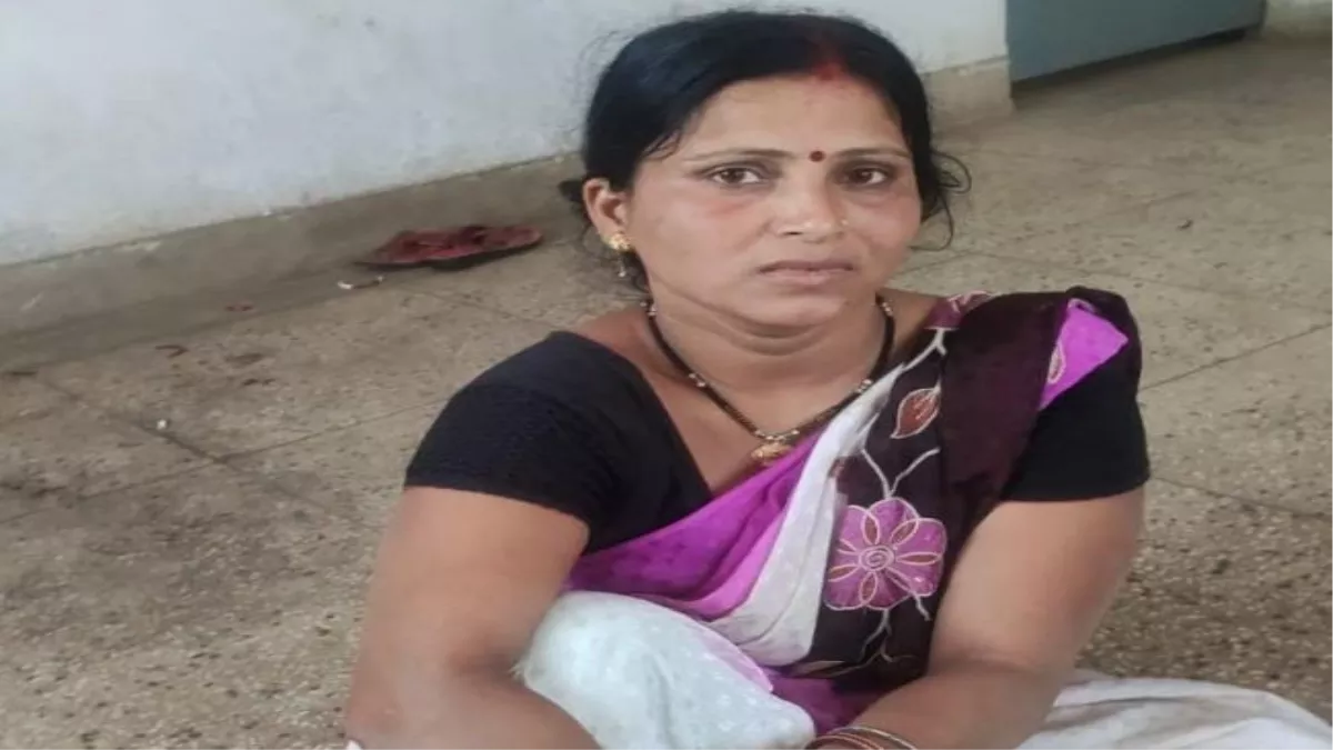 Murder In Lohardaga: पहले सास-ससुर के तोड़े हाथ-पैर... अब लाठी से पीटकर पति की हत्या... पत्नी गिरफ्तार