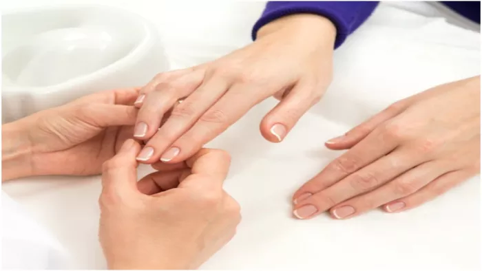 Nail Care Tips: यह आसान DIY हैक्स से बनाएं नाखूनों को फिर से गुलाबी!