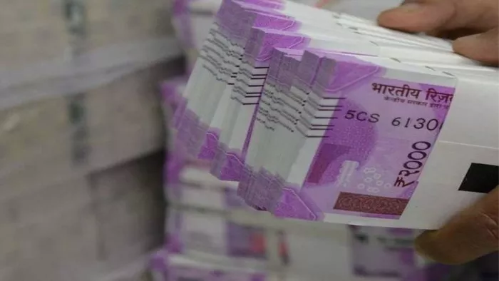 rs 2000 notes withdrawl will be not disruptive says RBI governer shashikant Das
