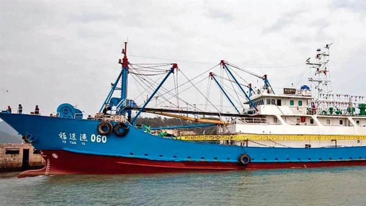 sri lanka navy recovers 14 bodies from the capsized chinese fishing vessel