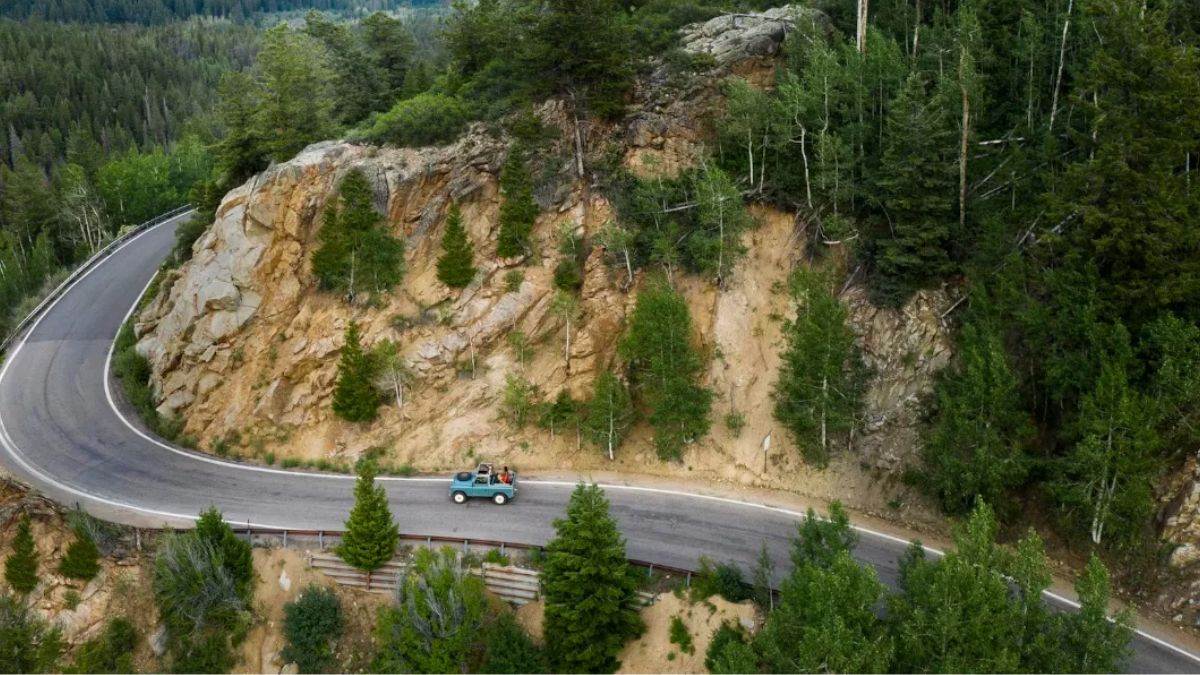 https://www.jagranimages.com/images/newimg/24052024/24_05_2024-driving_on_hills__23724501.jpg