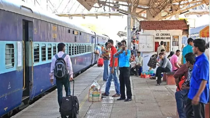 ट्रेनों की लेटलतीफी से 7 रेलगाड़ियां की गई रिशेड्यूल