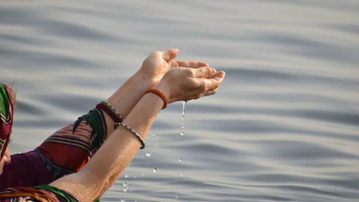 https://www.jagranimages.com/images/newimg/24052025/24_05_2025-gangaajal_23945988.jpg