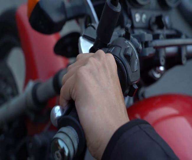 traumatic death of two youths of wasseypur and murshidabad in dhanbad while making a video on a moving bike