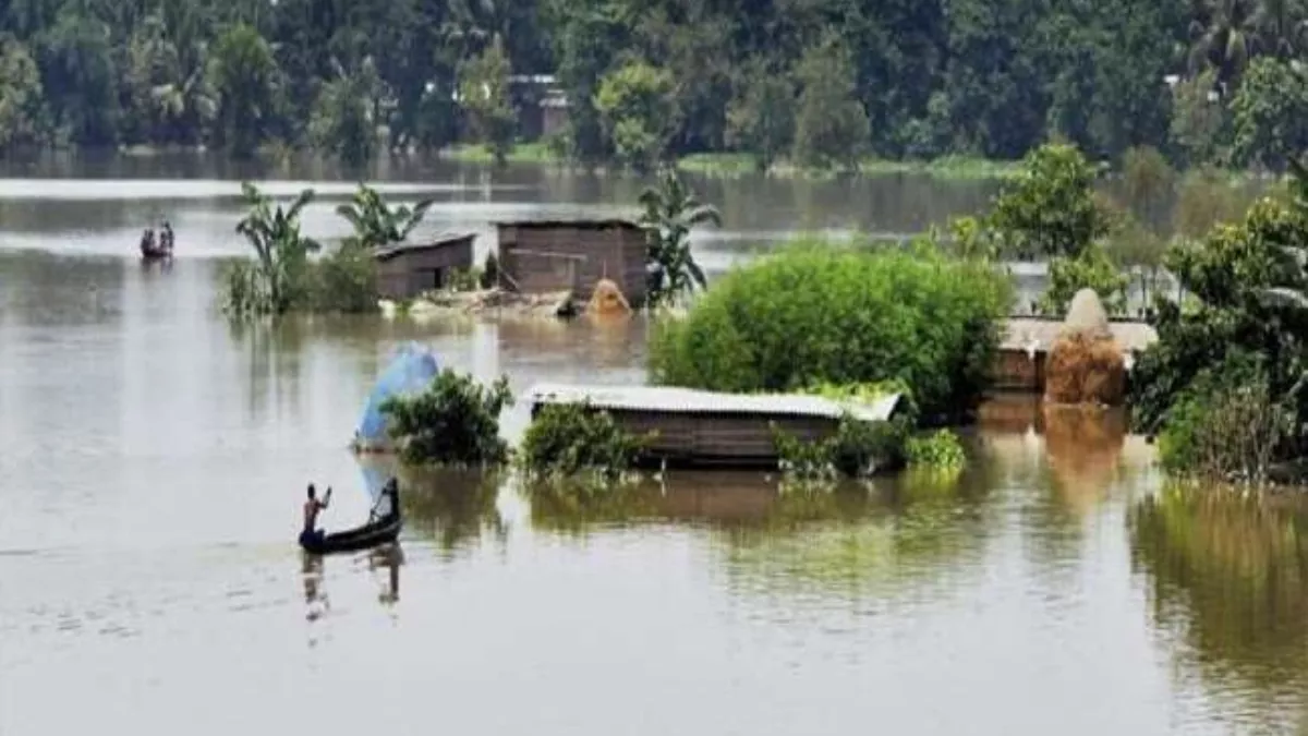 Assam Flood Update: बाढ़ से गंभीर हो रहे हालात, 4.88 लाख से अधिक लोग प्रभावित; राहत शिविर में लिया शरण