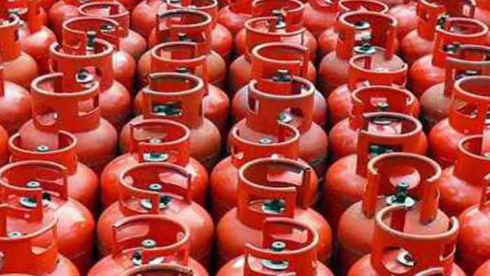What is the secret of the red color behind the gas cylinder used in the kitchen?