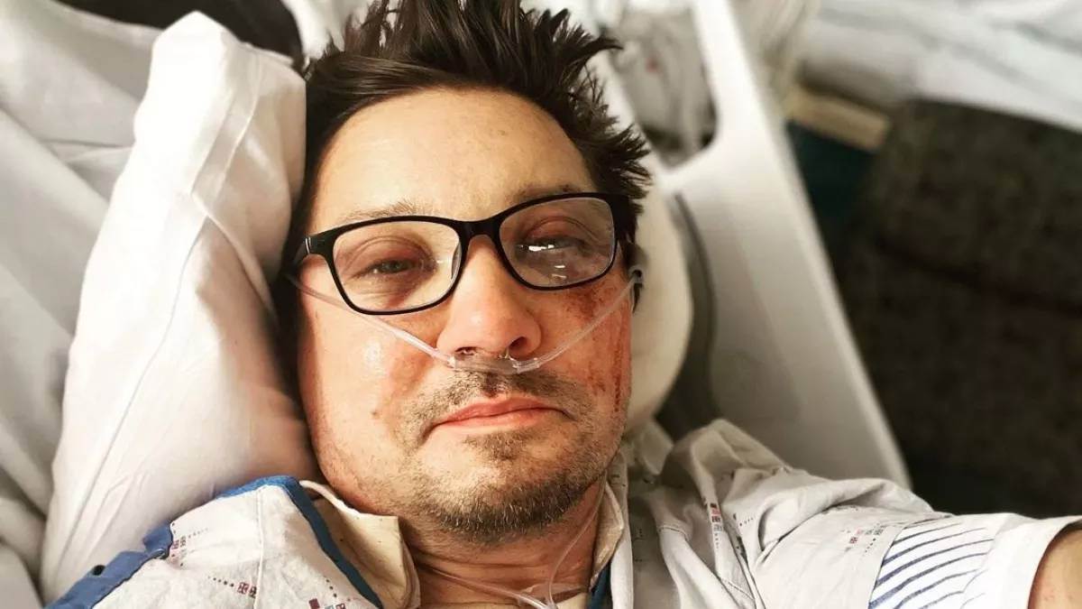 jeremy renner death rumor avengers actor death news denied by a social media user
