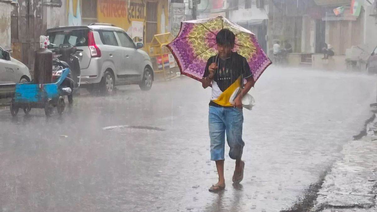 pre monsoon drenched in prayagraj people got relief from the heat people faces light up