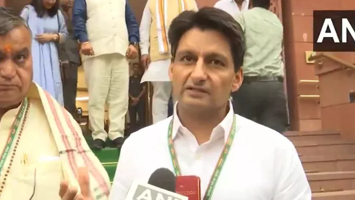Haryana News: संसद पहुंचने पर क्या बोले दीपेंद्र हुड्डा।