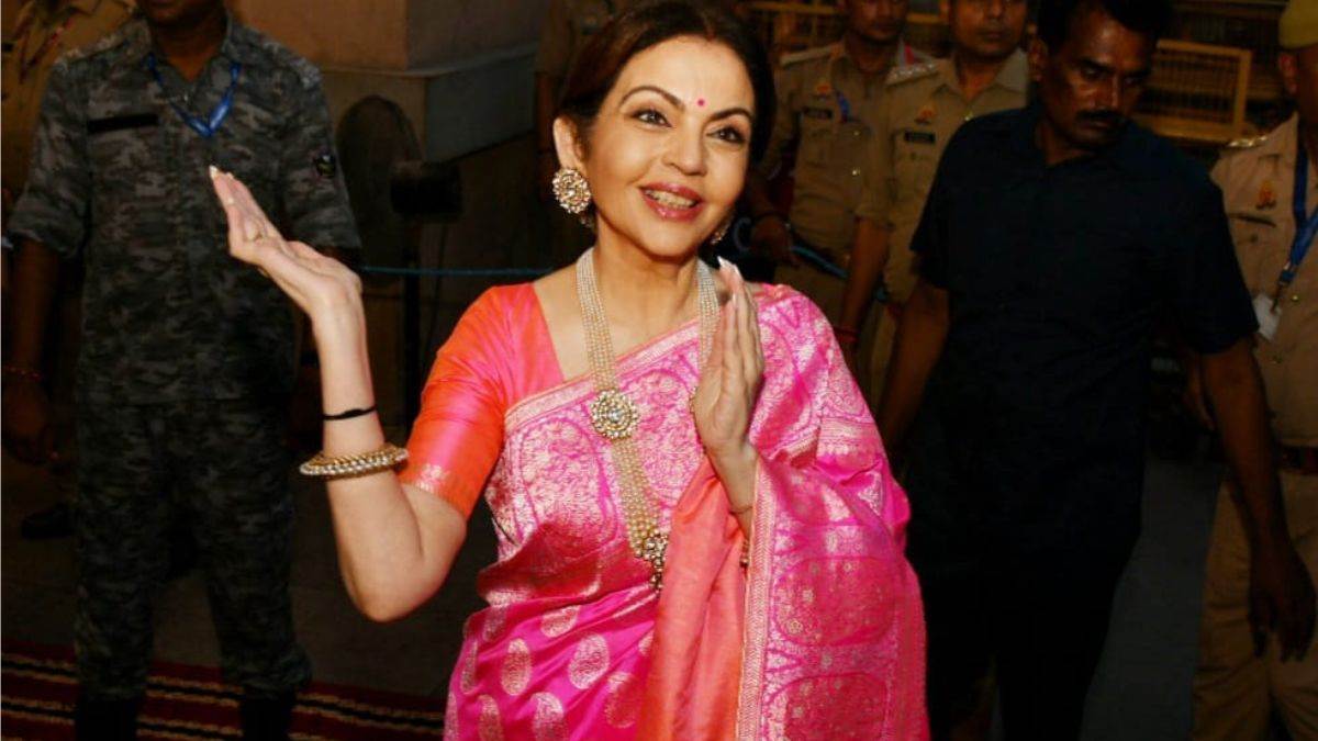 https://www.jagranimages.com/images/newimg/24062024/24_06_2024-nita_ambani_varanasi_23745665_19954596.jpg