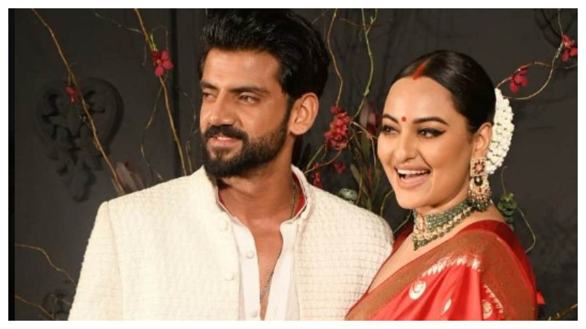 https://www.jagranimages.com/images/newimg/24062024/24_06_2024-sonakshi_sinha_wedding_rception_saree_23745397.jpg