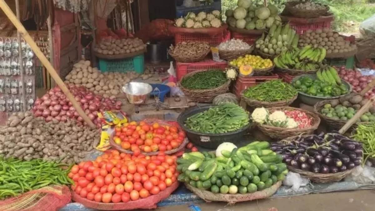 vegetables price hike potatoes are 35 rupees and onions are 45 rupees per kg in local market