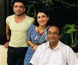 एजाज खान के पिता के साथ पवित्र पुनिया, फोटो साभार: Instagram