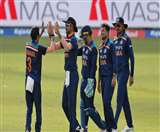 भारतीय टीम के खिलाड़ी जश्न मनाते हुए (एपी फोटो)