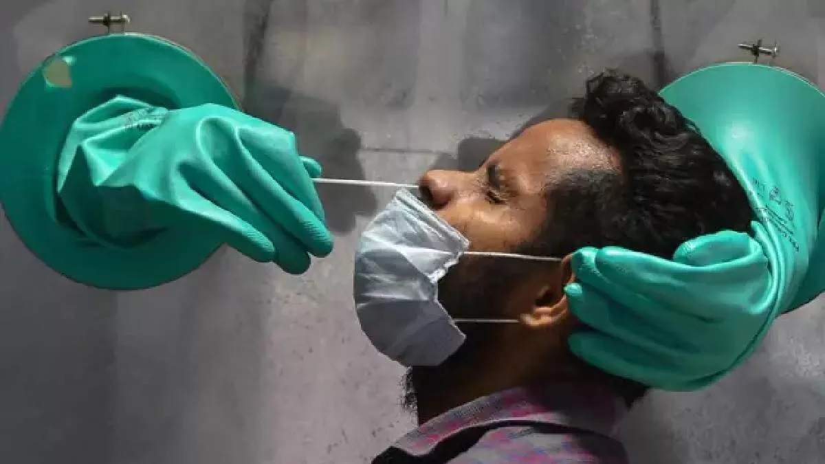 Coronavirus Updates: भारत में लगातार चौथे दिन मिले 20 हजार से अधिक मामले (फाइल फोटो)
