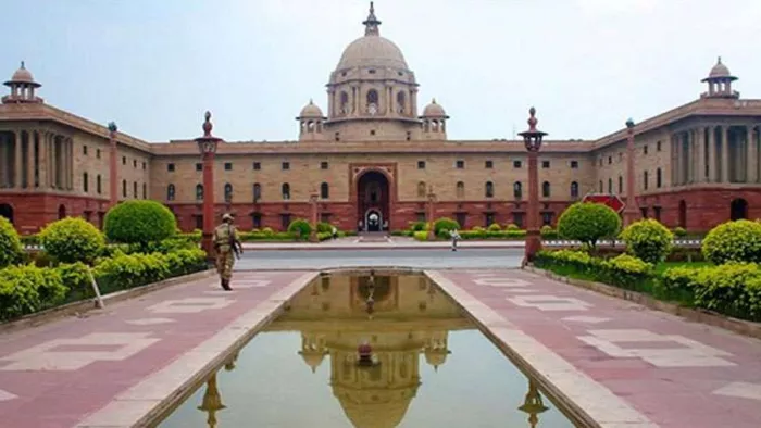 देश की प्रथम नागरिक और पांच साल के लिए राष्ट्रपति भवन की निवासी होंगी।