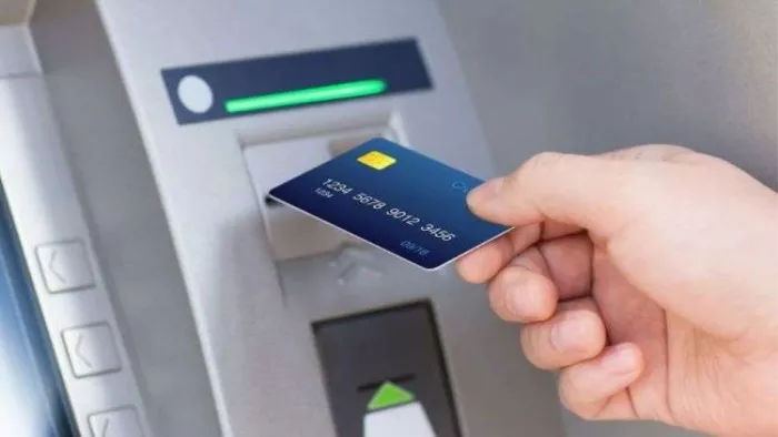 ATM Card Insurance: आपको भी मिल रहा है लाखों का फ्री इंश्योरेंस