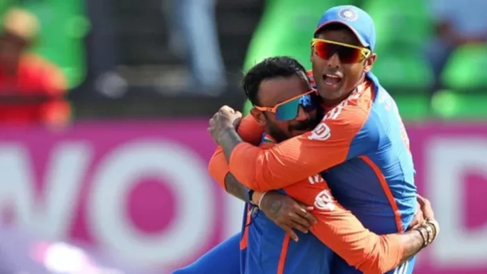 Axar Patel ने बताया कैसा है टीम इंडिया के ड्रेसिंग रूम का माहौल