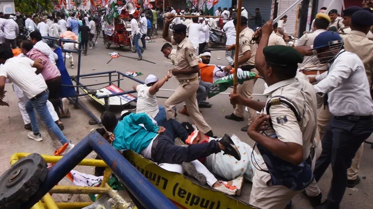 Patna News: कांग्रेस के युवा नेताओं को पुलिस ने दौड़ा-दौड़ाकर पीटा, बिहार विधानसभा को घेरने की थी तैयारी