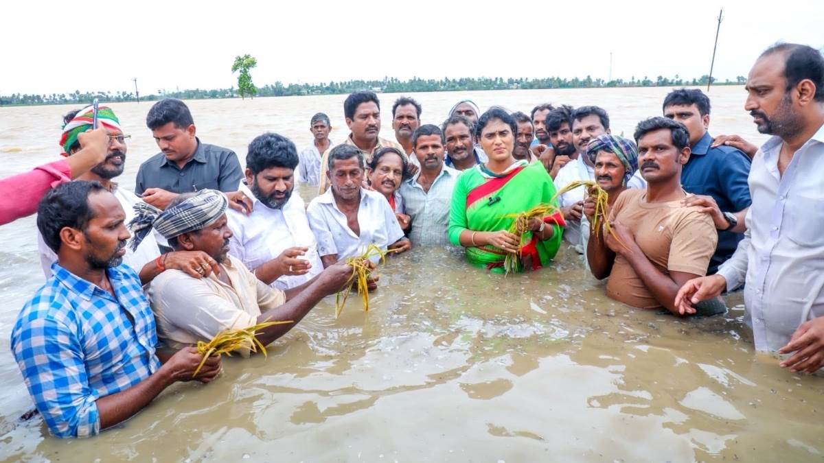 https://www.jagranimages.com/images/newimg/24072024/24_07_2024-flood_in_andhra_pradesh_23764958.jpg