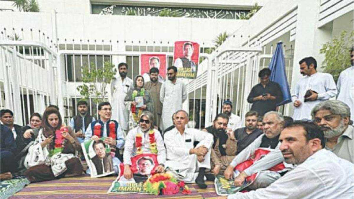 https://www.jagranimages.com/images/newimg/24072024/24_07_2024-pakistan_news_9_23765030.jpg