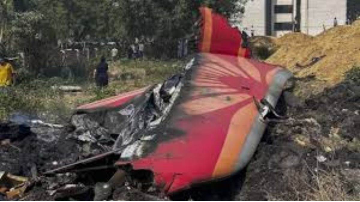https://www.jagranimages.com/images/newimg/24072025/24_07_2025-ahmedabad_plane_crash_23993491.jpg
