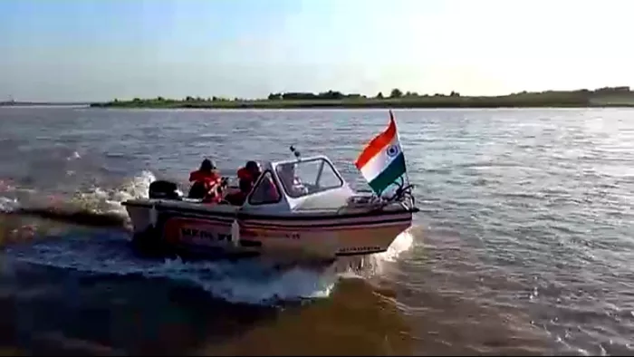 स्वतंत्रता दिवस से पहले पाकिस्तान से लगी सीमा पर कड़ी नजर रखी जा रही है।