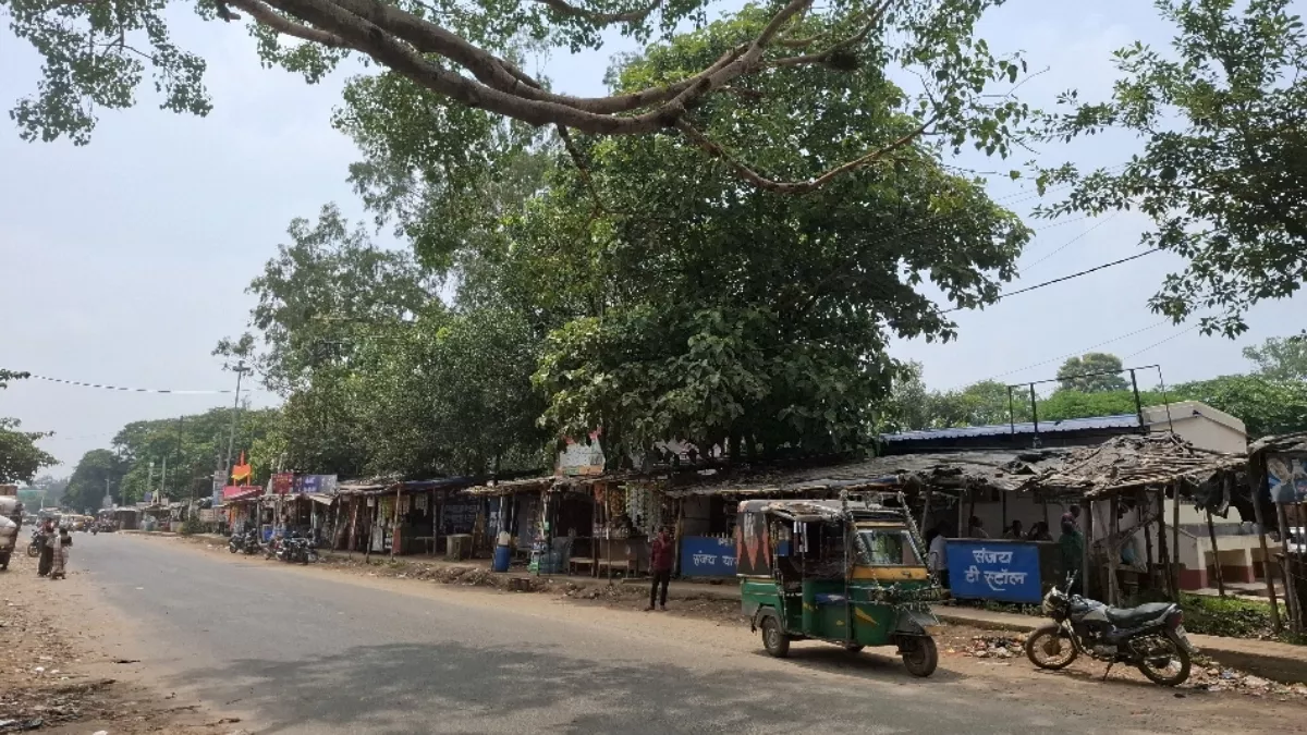 Jamui News: तो क्या, साहब के आंगन में भी चलेगा अतिक्रमण के खिलाफ डंडा? इंतजार कर रहे लोग