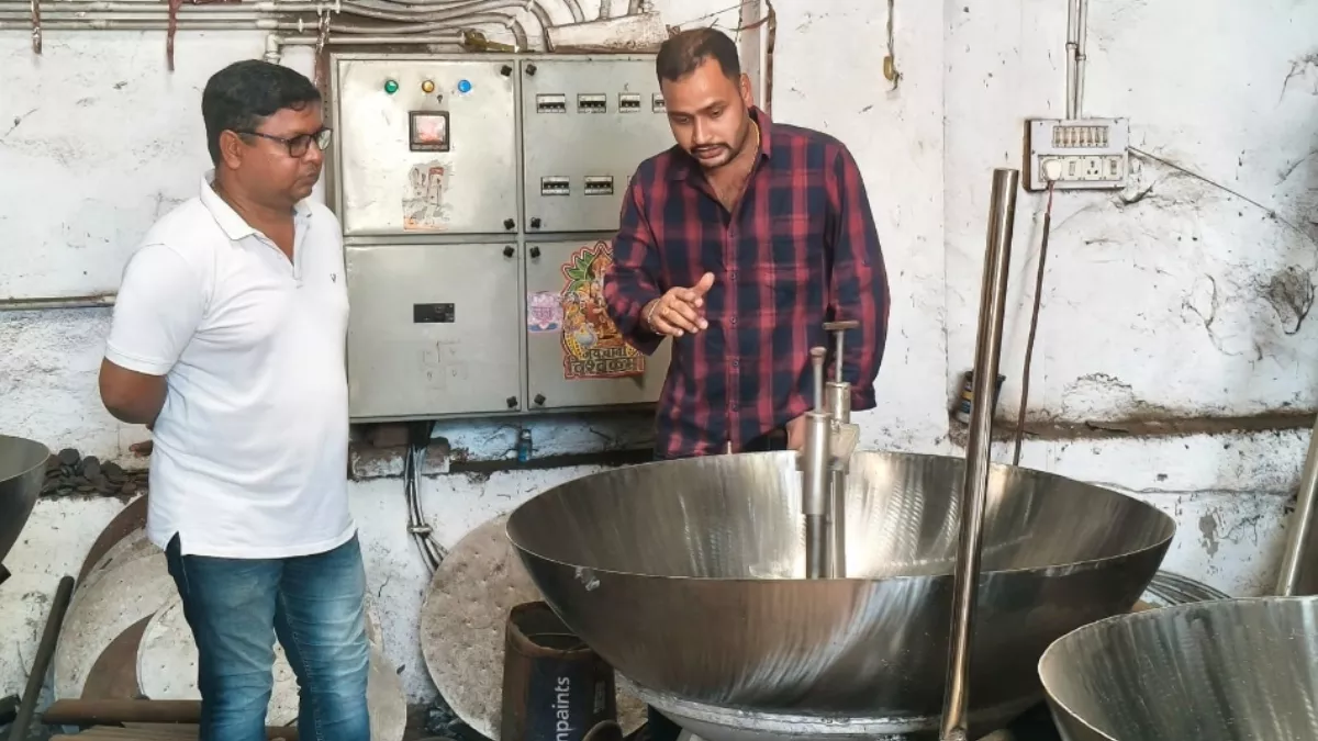 एनटीपीसी की नौकरी छोड़ आरा के बादल ने लगाई फैक्ट्री, करोड़ों का टर्नओवर