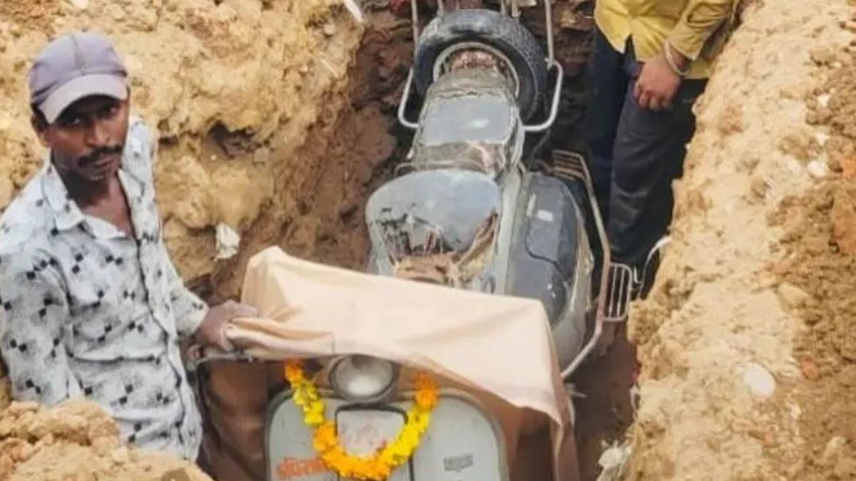 https://www.jagranimages.com/images/newimg/24072025/24_07_2025-scooter_23992710.jpg