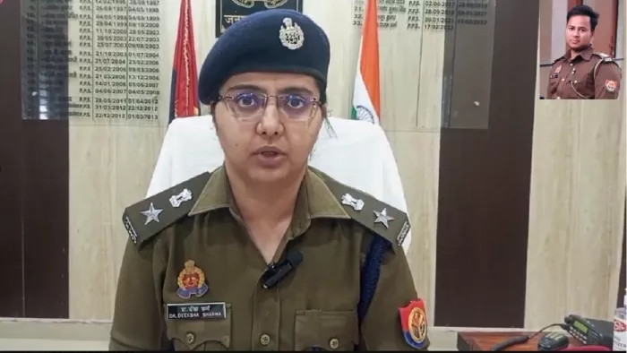 गोलगप्पे के रुपये न देकर दुकानदार को पीटने वाला दारोगा व सिपाही लाइन हाजिर