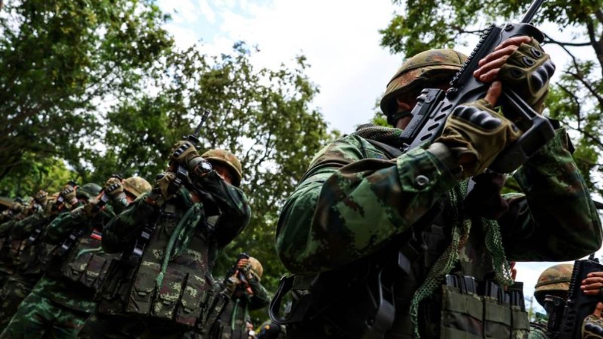 thailand cambodia border clash thai soldiers injured amid rising tensions