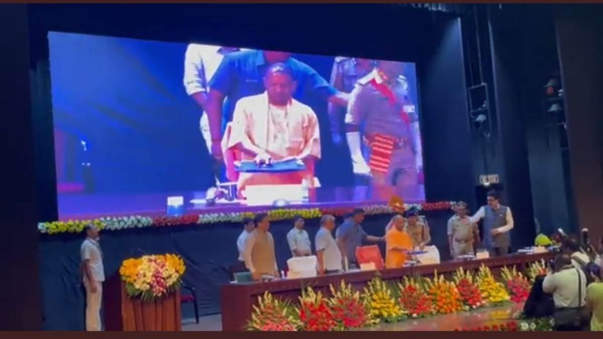 chief minister yogi adityanath presented crime branch office to bareilly police inaugurated by pressing button