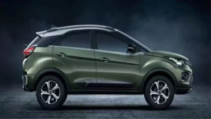 2023 Tata Nexon facelift को भारत में अगले महीने के मध्य में लॉन्च किया जाएगा।