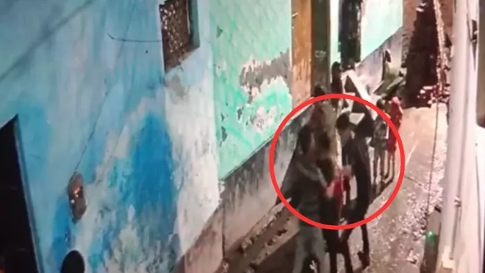 अलीगढ़ में सनसनीखेज वारदात, युवक पर चाकू से ताबड़तोड़ पांच बार किया वार; हालत गंभीर