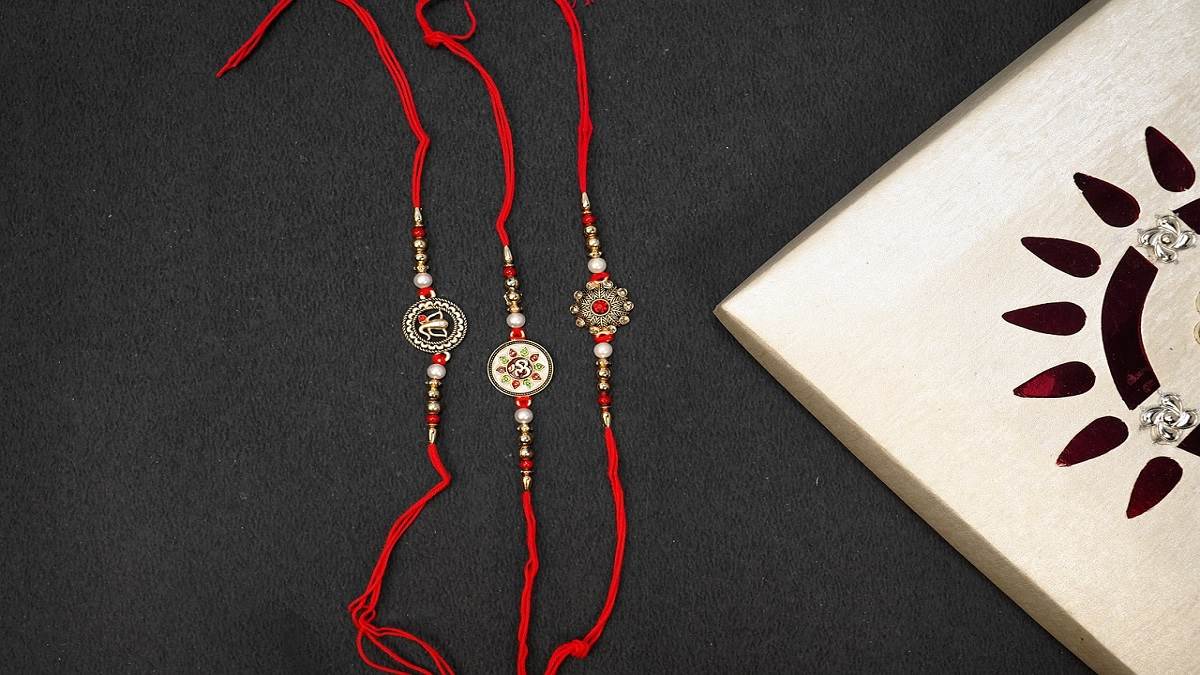 इन Rakhi Designs के साथ बनाएं इस रक्षाबंधन को खास, खूब जचेंगी भाई की कलाई पर- देखें बेहतरीन ऑप्शन