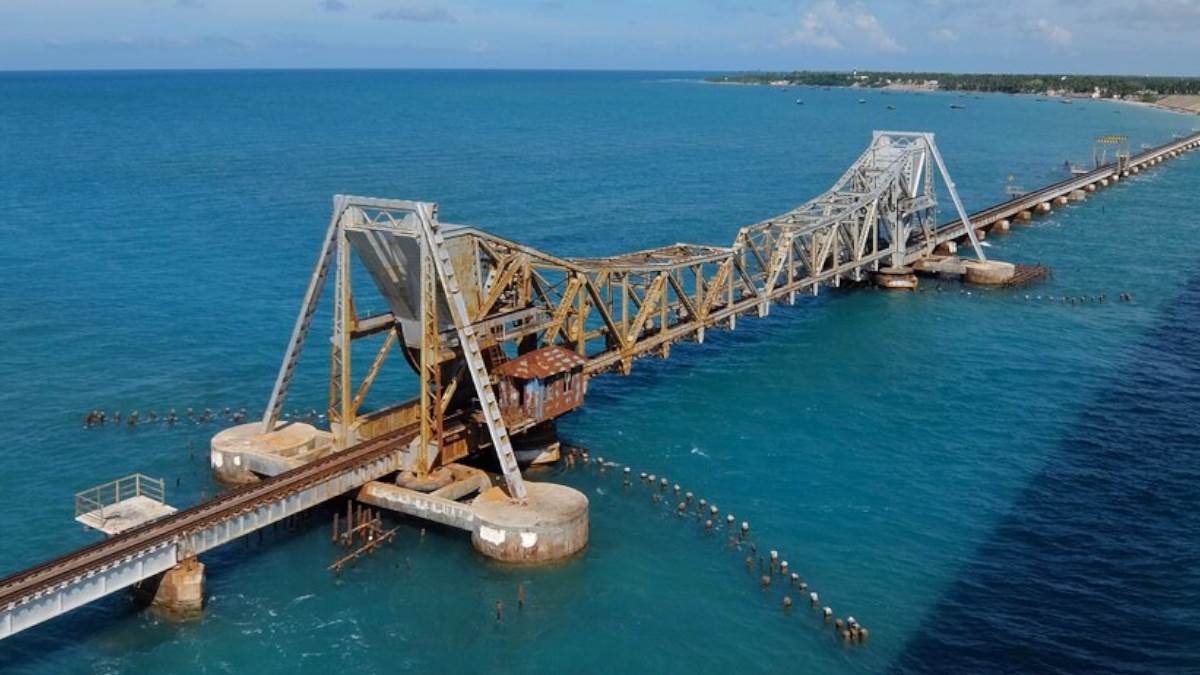 https://www.jagranimages.com/images/newimg/24082023/24_08_2023-best_train_routes_in_india_f_23510685.jpg