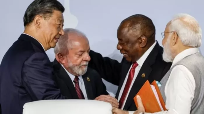 BRICS Summit पीएम मोदी और चीनी राष्ट्रपति शी जिनपिंग के बीच आज मुलाकात हुई।