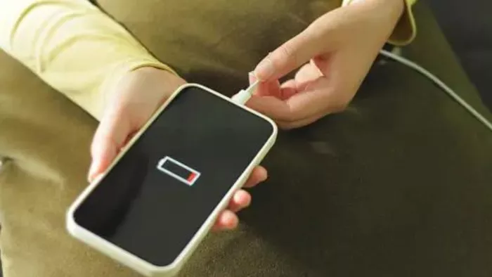 Phone 15 में USB-C साथ स्लो हो जाएगी ट्रांसफर स्पीड